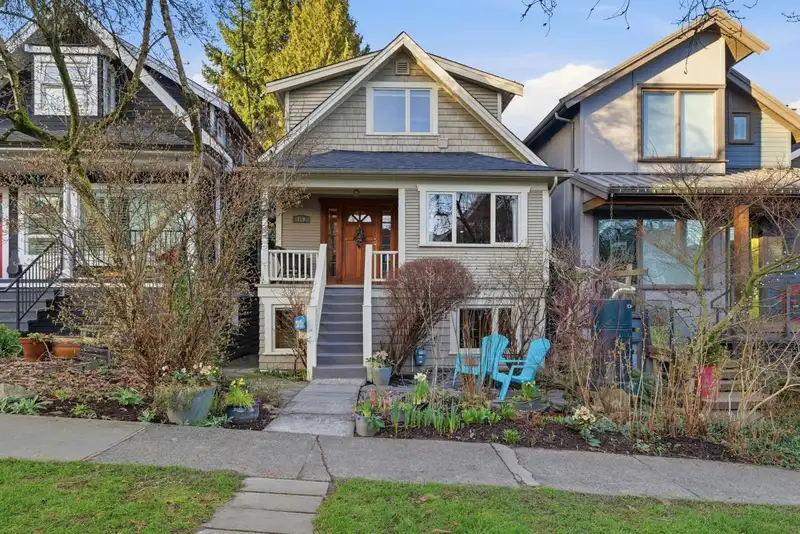 319 E 26TH AVENUE - photo 1 of 40