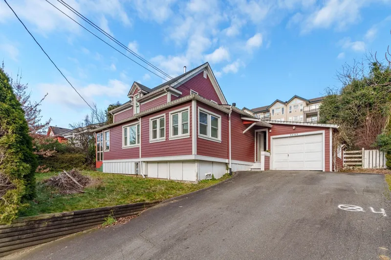 33163 3 AVENUE - photo 1 of 8