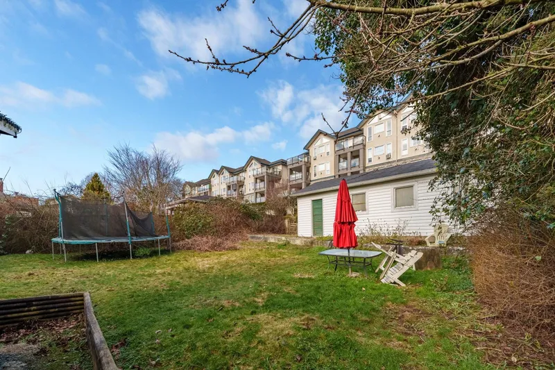 33163 3 AVENUE - photo 2 of 8