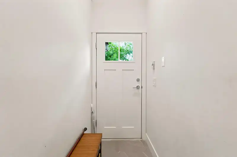 38 24076 112 AVENUE - photo 4 of 39
