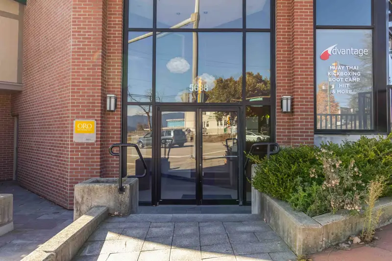 303 5688 HASTINGS STREET - photo 2 of 25