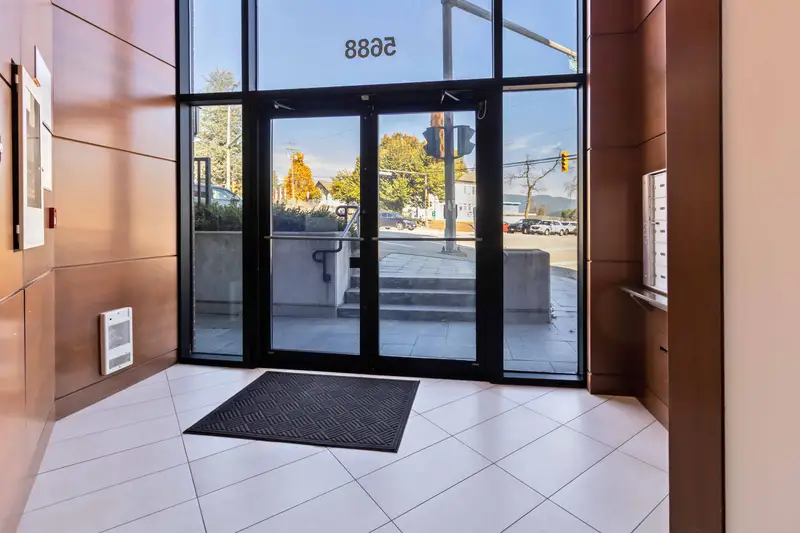 303 5688 HASTINGS STREET - photo 4 of 25