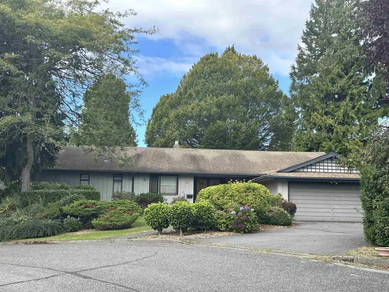 3 TAMATH CRESCENT - photo 1 of 12