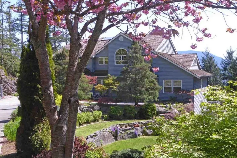 63 CHADWICK ROAD - photo 1 of 25