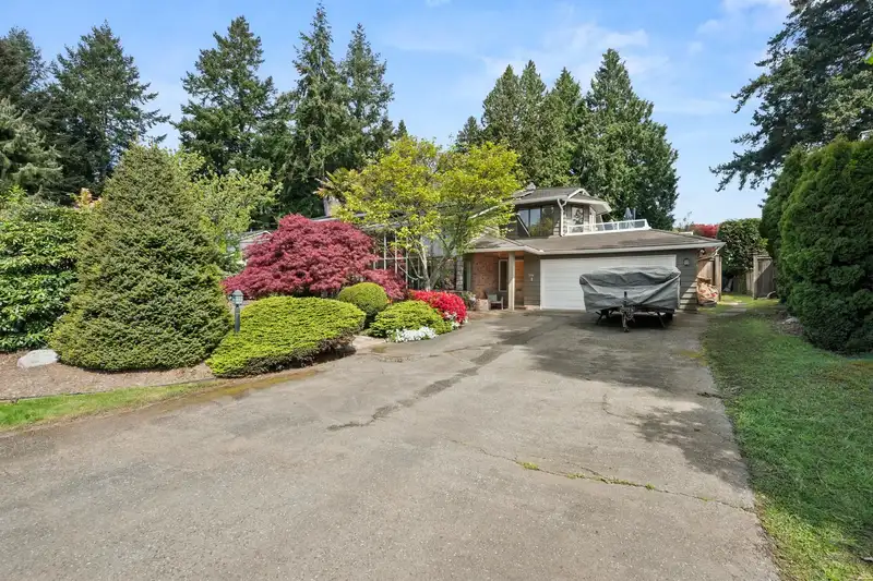 998 PACIFIC DRIVE - photo 2 of 40