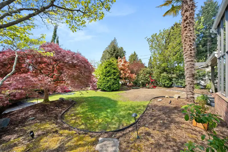 998 PACIFIC DRIVE - photo 3 of 40