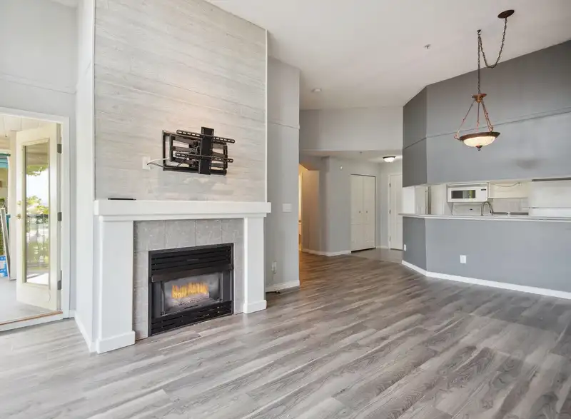 330 19528 FRASER HIGHWAY - photo 2 of 26