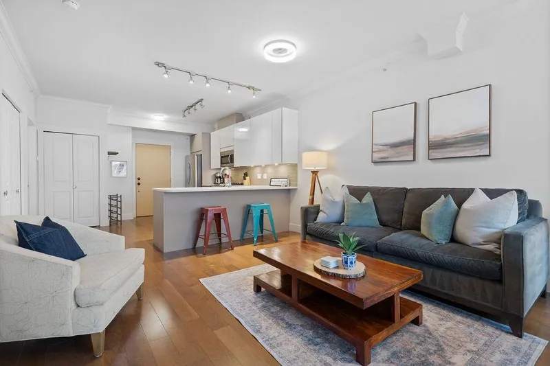 403 857 W 15TH STREET - photo 1 of 22