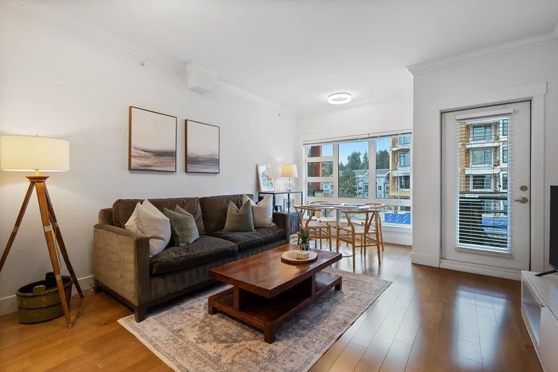 403 857 W 15TH STREET - photo 3 of 22