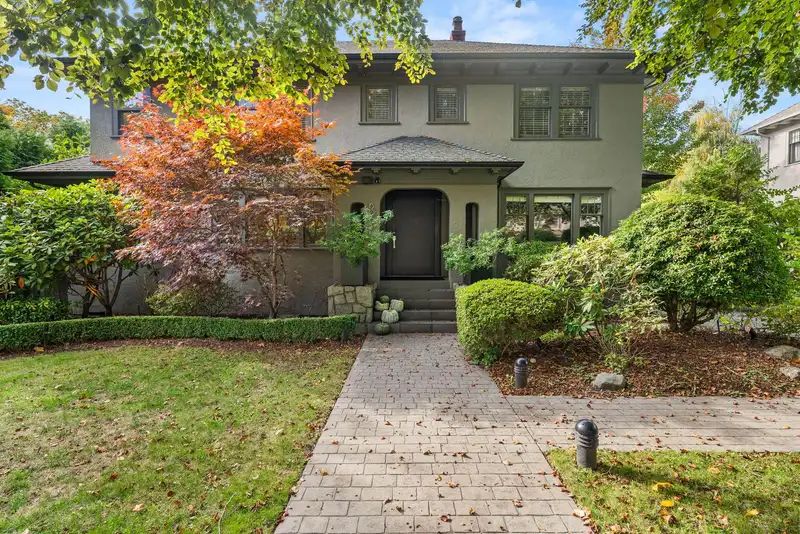 6061 ADERA STREET - photo 4 of 40