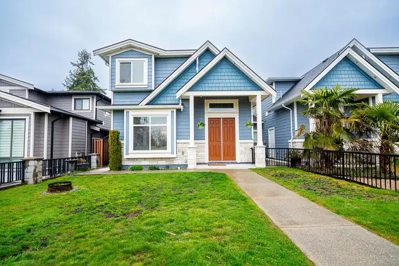 4345 VICTORY STREET - photo 1 of 39