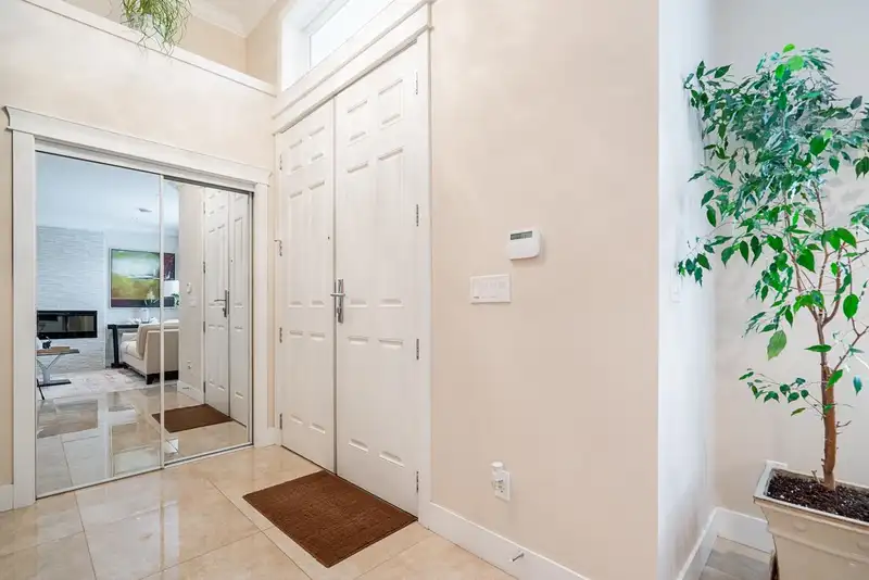 4345 VICTORY STREET - photo 4 of 39