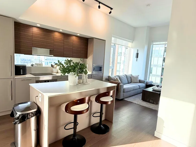 3304 13745 GEORGE JUNCTION STREET - photo 1 of 10