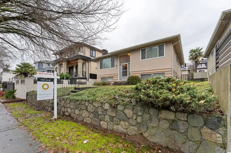 1521 E 64TH AVENUE - photo 3 of 40