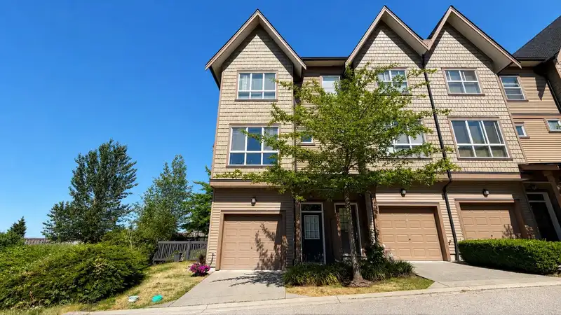 43 10489 DELSOM CRESCENT - photo 2 of 6