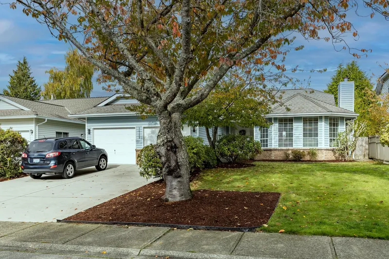 14129 16A AVENUE - photo 3 of 25