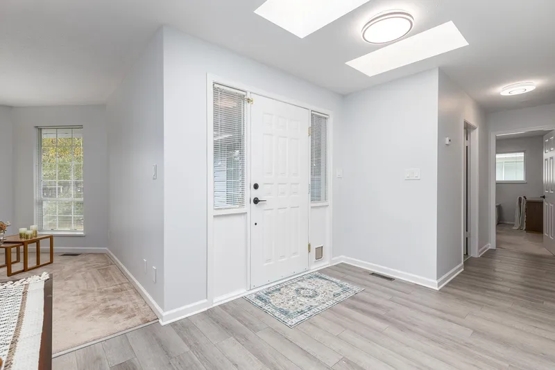 14129 16A AVENUE - photo 4 of 25