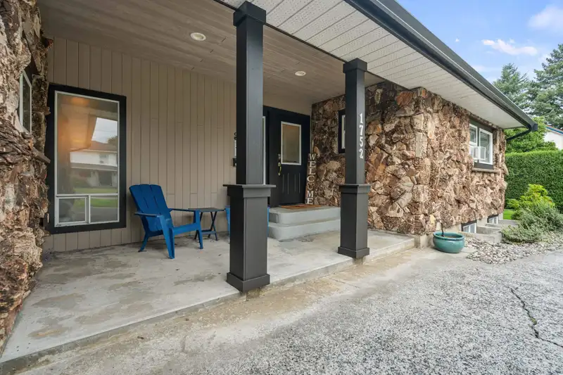 1752 CEDAR PLACE - photo 4 of 38