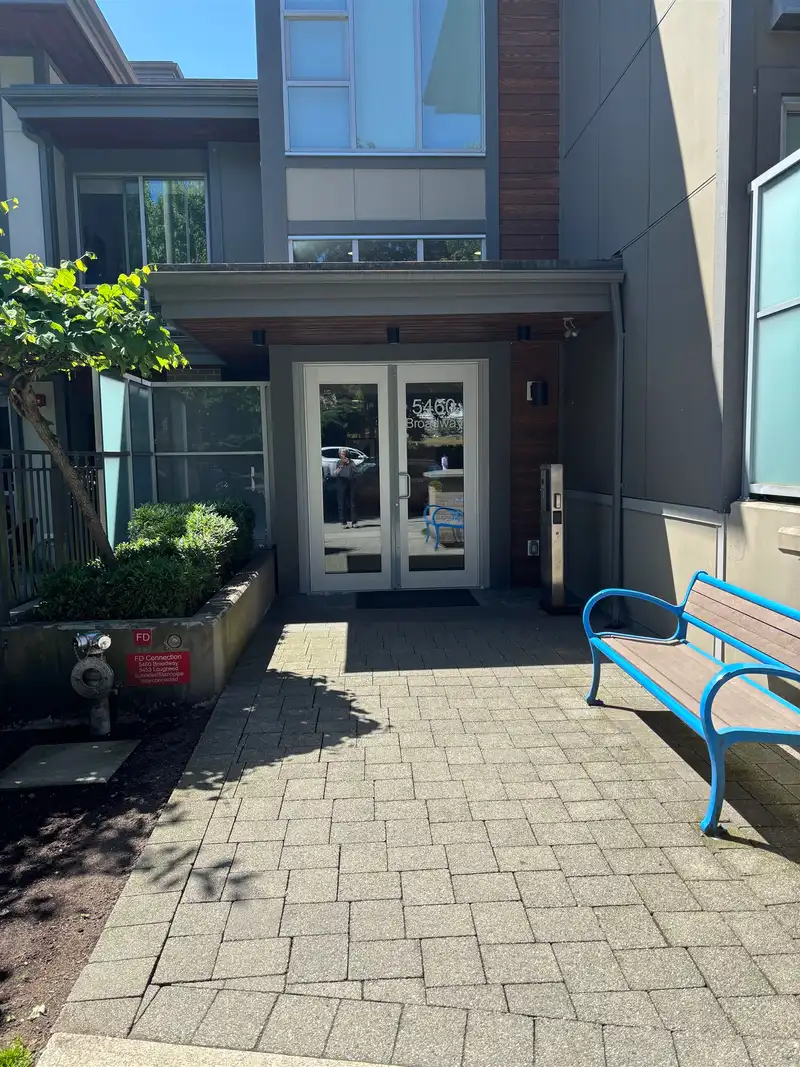 319 5460 BROADWAY - photo 3 of 19