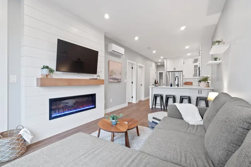 106 470 ESPLANADE AVENUE - photo 1 of 19