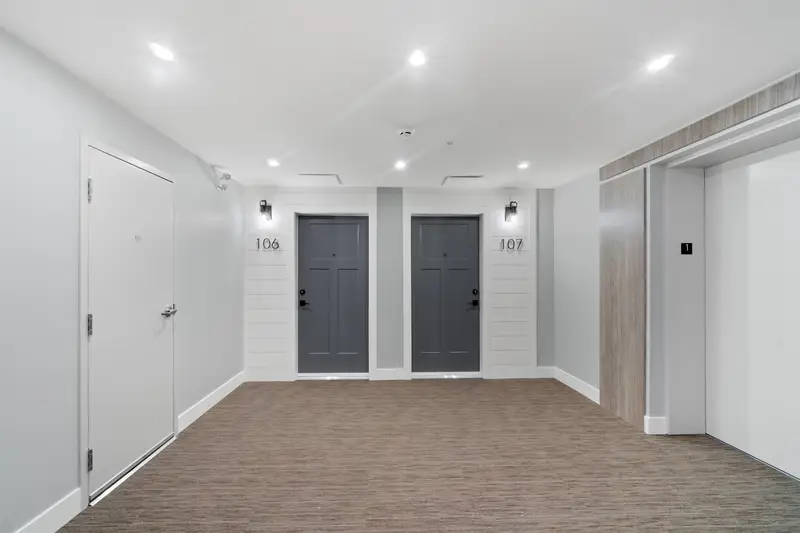 106 470 ESPLANADE AVENUE - photo 3 of 19