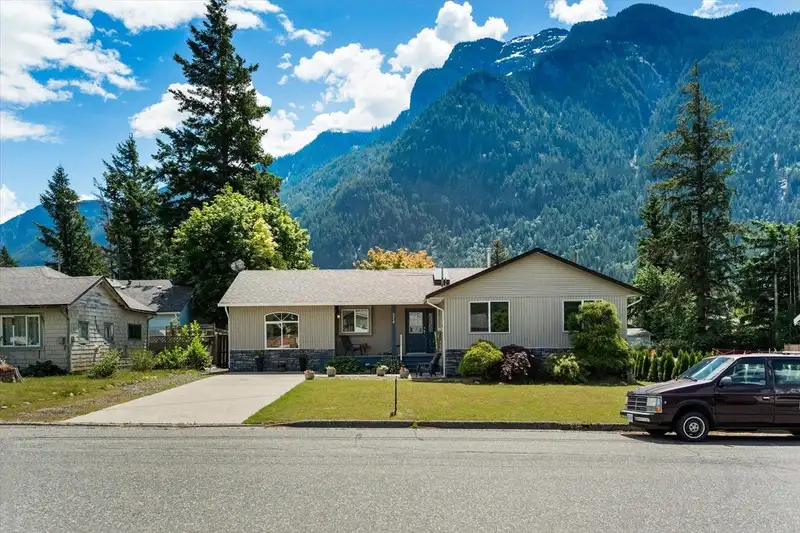 574 PARK STREET - photo 1 of 40
