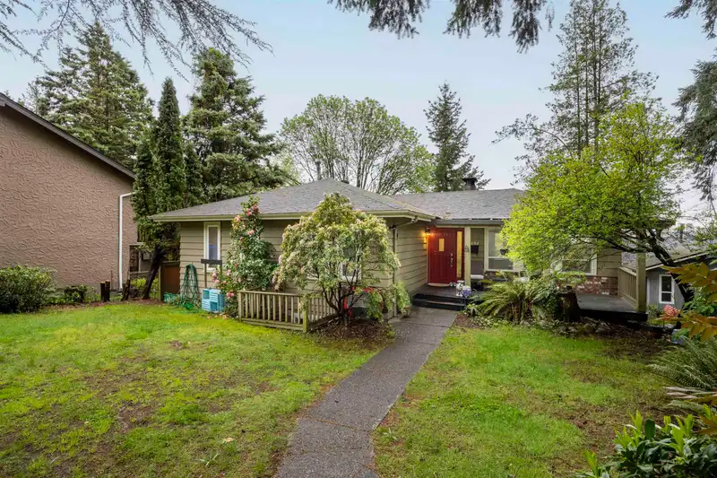 2634 ROGATE AVENUE - photo 2 of 30