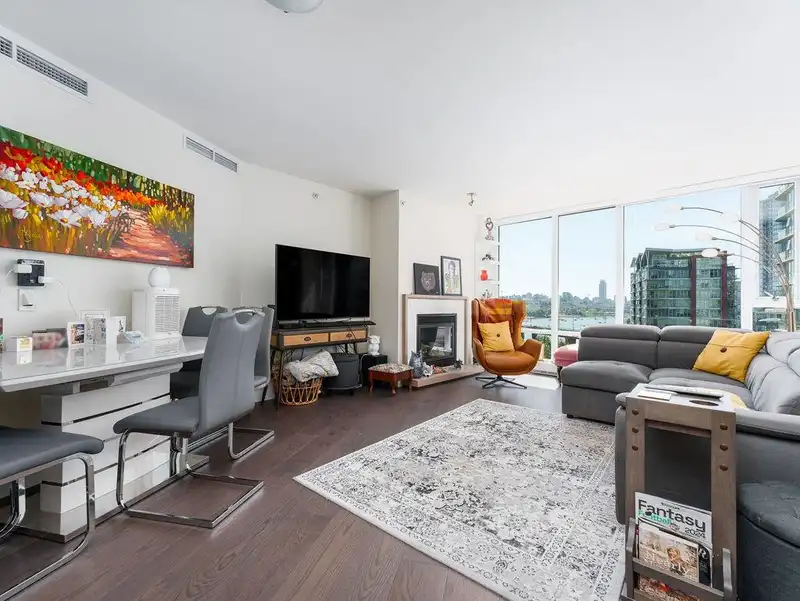 1205 8 SMITHE MEWS - photo 2 of 40