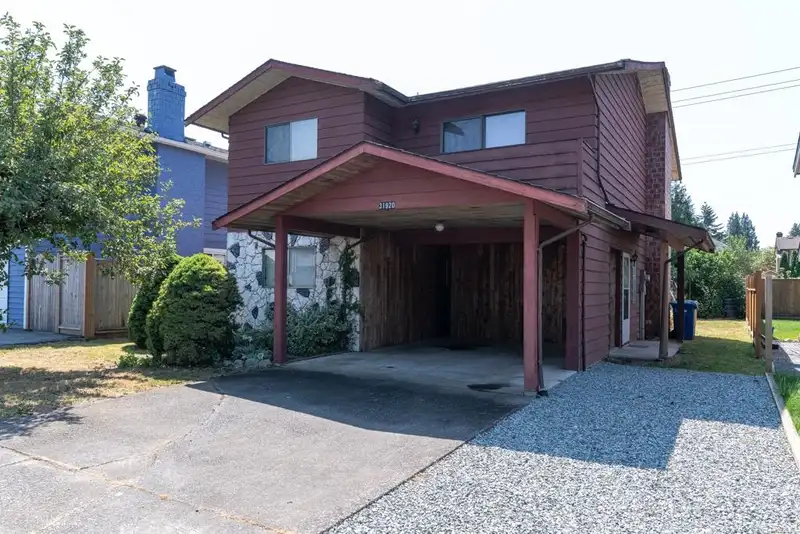 31920 SATURNA CRESCENT - photo 3 of 24