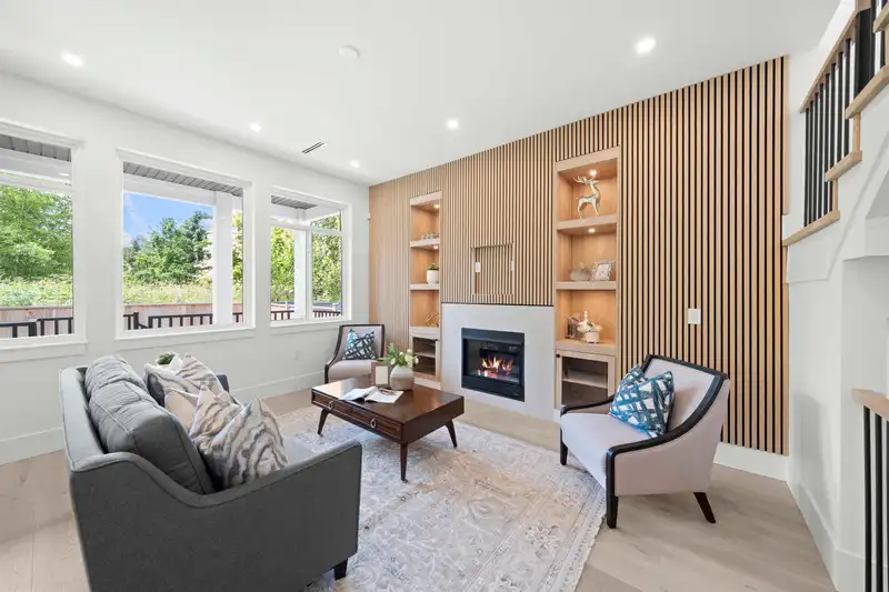 7527 205 STREET - photo 3 of 39