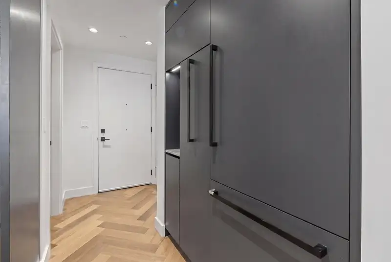107 458 W 63RD AVENUE - photo 3 of 21
