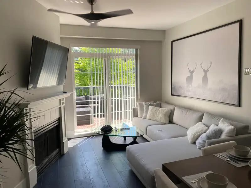 404 5605 HAMPTON PLACE - photo 2 of 29