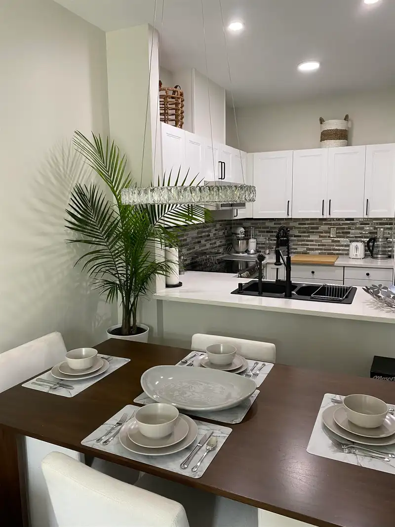 404 5605 HAMPTON PLACE - photo 4 of 29