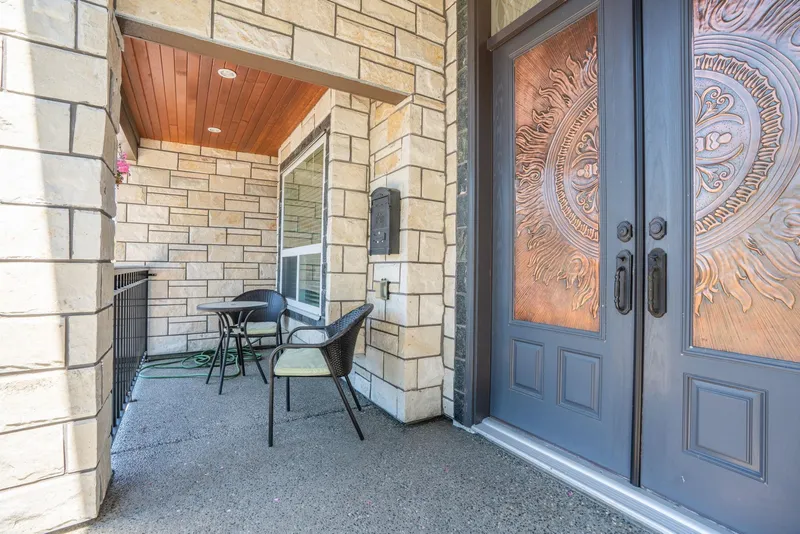 9944 128 STREET - photo 2 of 25