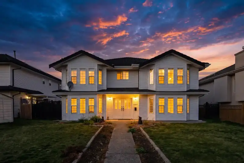 12247 64 AVENUE - photo 1 of 34