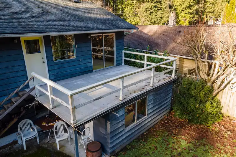 4578 CAPILANO ROAD - photo 3 of 32