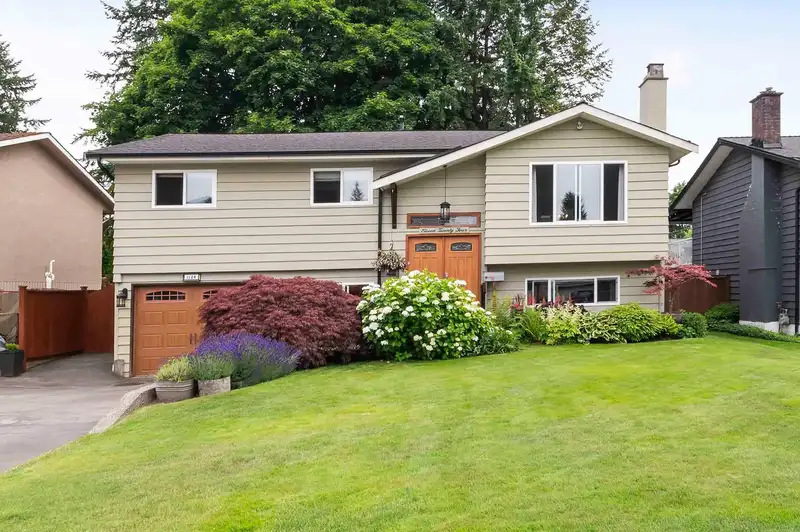 1124 FRASER AVENUE - photo 3 of 39