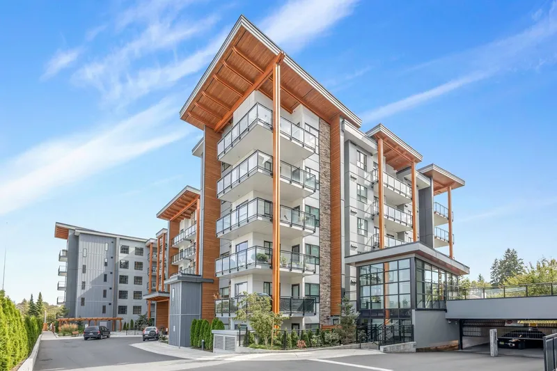 113 6960 NICHOLSON STREET - photo 2 of 25