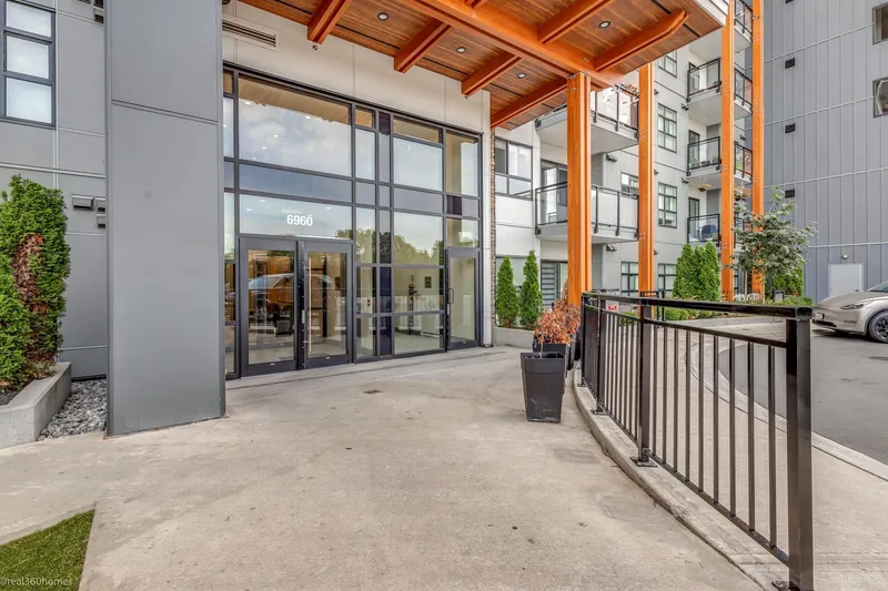 113 6960 NICHOLSON STREET - photo 3 of 25