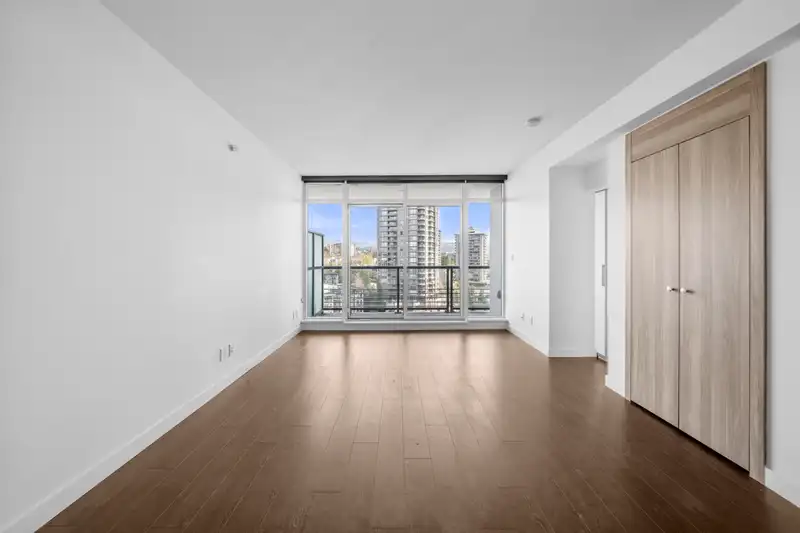 1010 4730 LOUGHEED HIGHWAY - photo 3 of 38