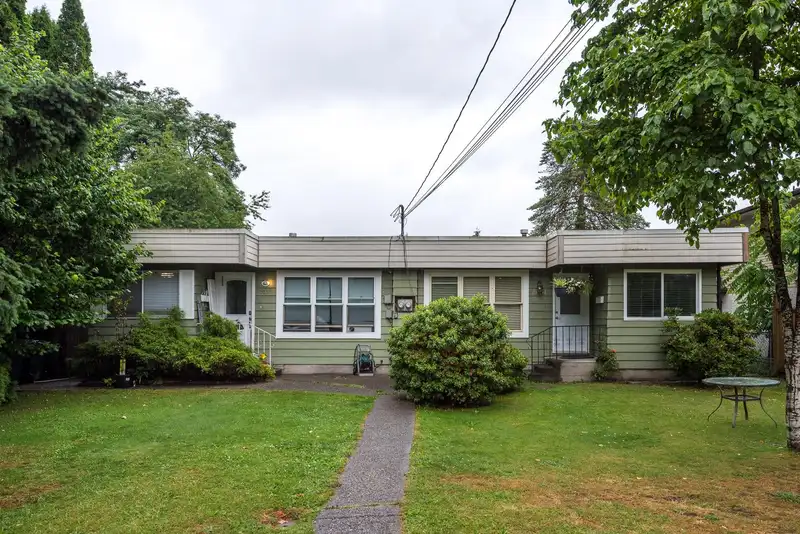 2031 MANNING AVENUE - photo 1 of 28