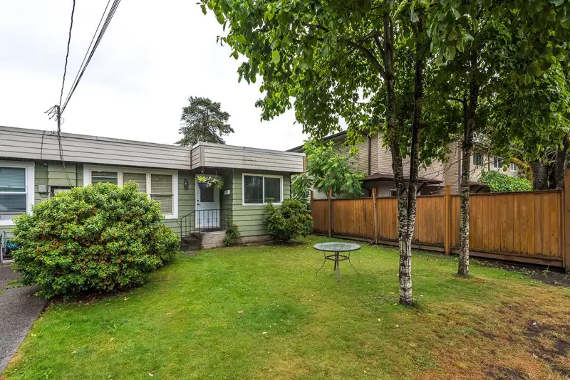 2031 MANNING AVENUE - photo 2 of 28