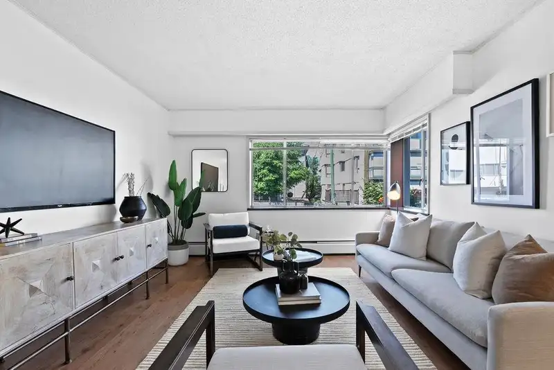 5 2469 CORNWALL AVENUE - photo 1 of 15
