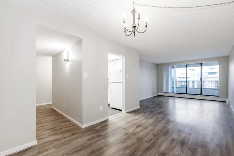 1502 4134 MAYWOOD STREET - photo 3 of 25