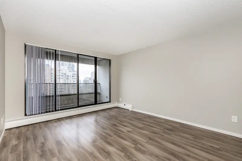 1502 4134 MAYWOOD STREET - photo 4 of 25