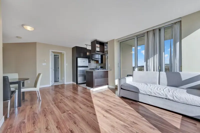 1103 5028 KWANTLEN STREET - photo 4 of 25