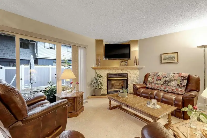 15 10880 152 STREET - photo 2 of 25