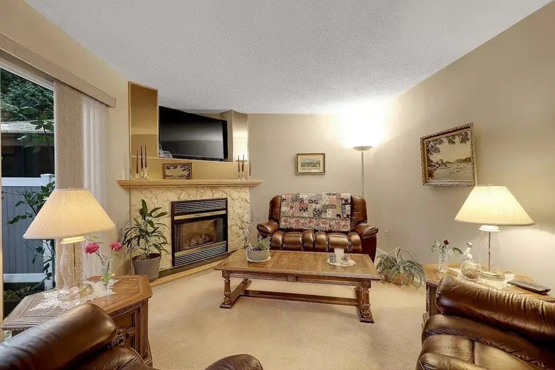 15 10880 152 STREET - photo 3 of 25