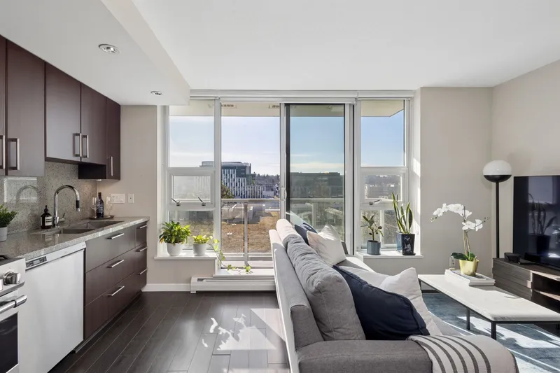 903 138 W 1ST AVENUE - photo 2 of 25