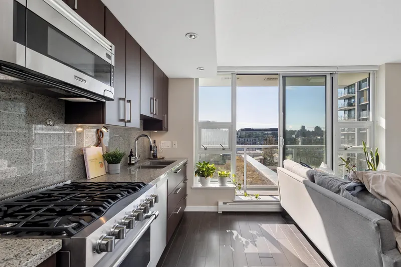 903 138 W 1ST AVENUE - photo 4 of 25